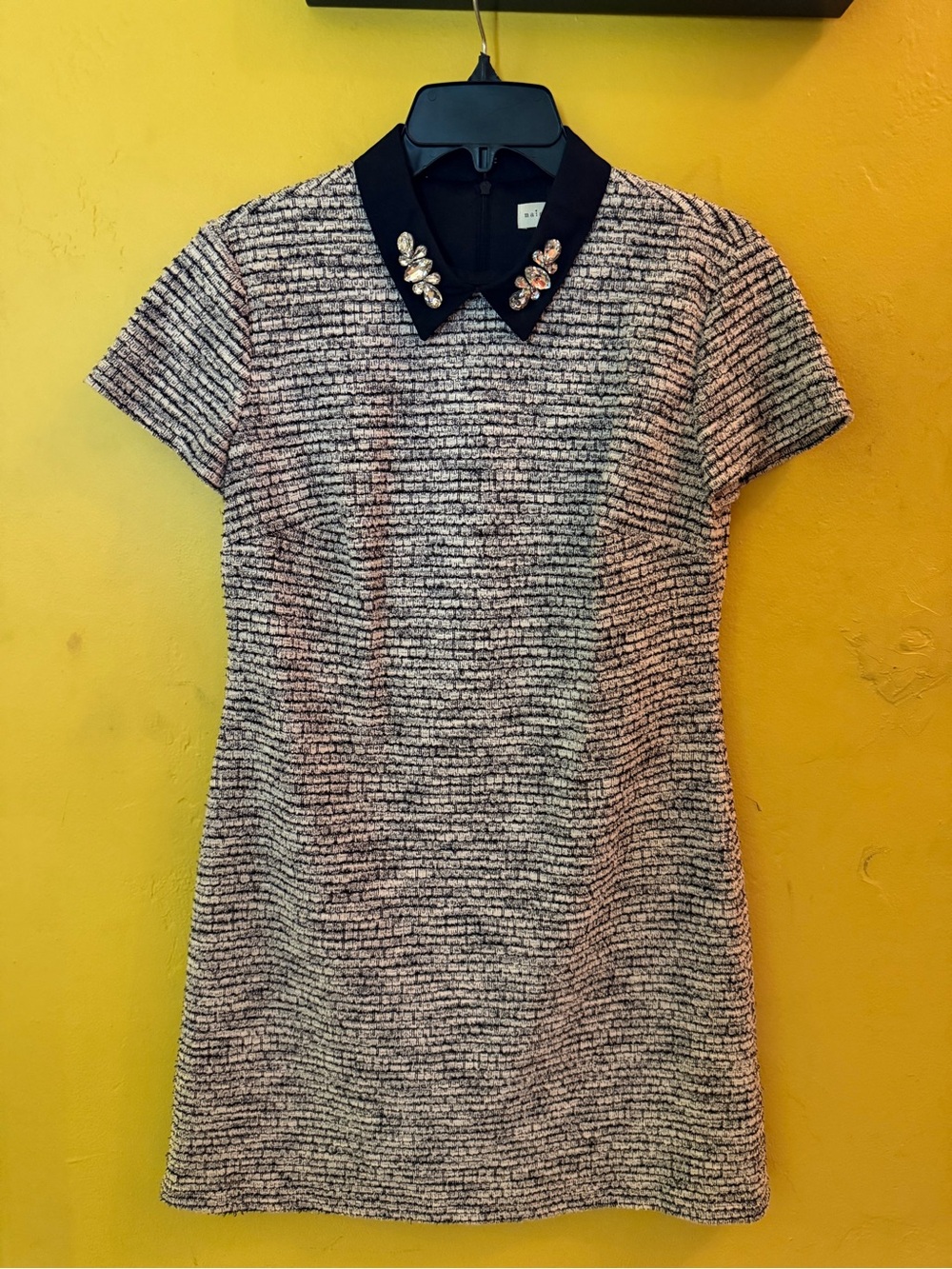 Embellished Collar Short-Sleeve Tweed Shift Dress - Black/off-white